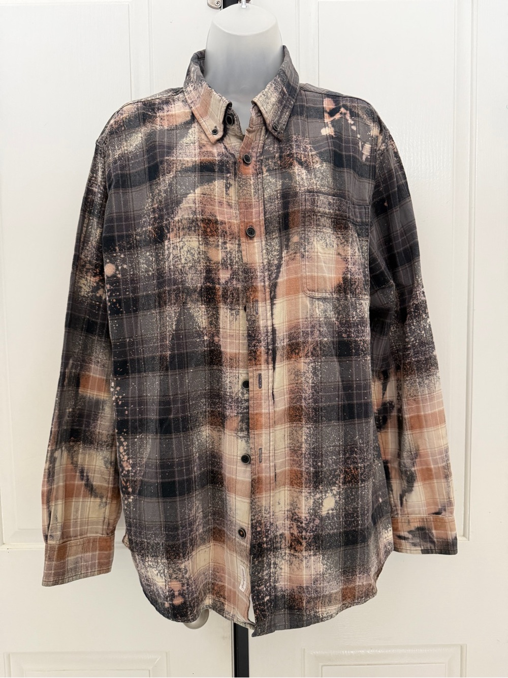Weatherproof Vintage Plaid Button-Up Shirt in Black and Brown Sz L